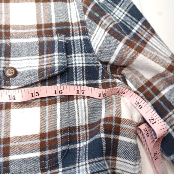 Men's beautiful tan plaid shirt. Size small. - Picture 12 of 14